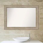 Specchio da parete per bagno Amanti Art con cornice in legno argentato a traliccio da 42" x 30" (non smussato): Design rettangolare moderno, include hardware per il montaggio
