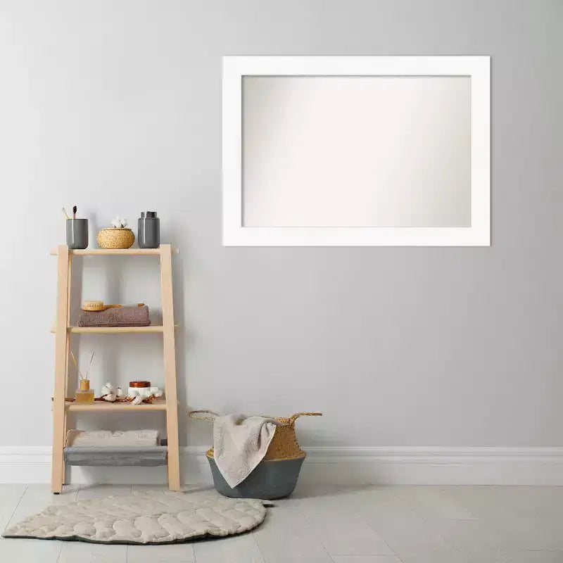 Specchio da bagno a muro da 42" x 30" con cornice dritta bianco - Amanti Art: Cornice moderna in polistirene, include accessori per il montaggio