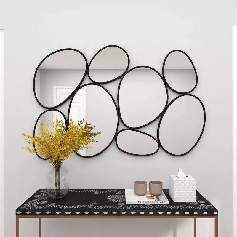 Specchio da parete ovale a grappolo di bolle in metallo nero - Olivia & May: Cornice contemporanea in ferro, 54x35.25", Nessun assemblaggio richiesto