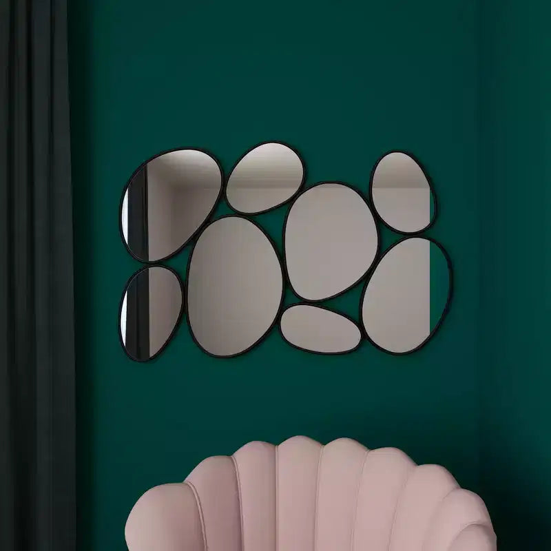 Specchio da parete ovale a grappolo di bolle in metallo nero - Olivia & May: Cornice contemporanea in ferro, 54x35.25", Nessun assemblaggio richiesto