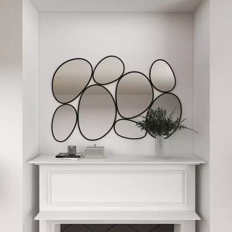 Specchio da parete ovale a grappolo di bolle in metallo nero - Olivia & May: Cornice contemporanea in ferro, 54x35.25", Nessun assemblaggio richiesto