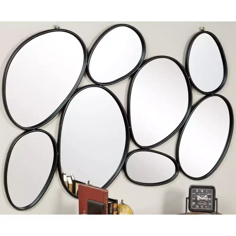 Specchio da parete ovale a grappolo di bolle in metallo nero - Olivia & May: Cornice contemporanea in ferro, 54x35.25", Nessun assemblaggio richiesto