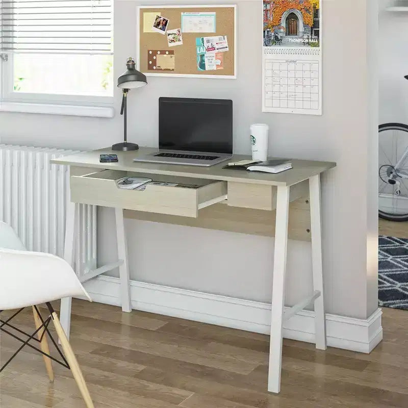 Scrivania per Computer A-Frame Oxford di Ameriwood Home con Cassetto
