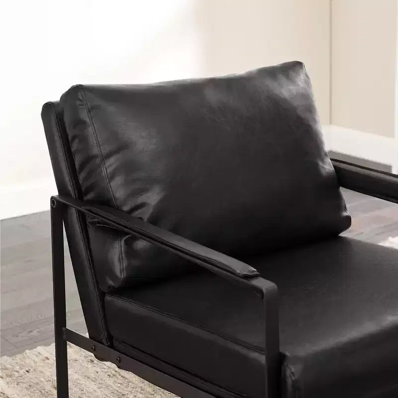 Poltrona imbottita in similpelle Art Leon con sedile e schienale