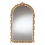 Specchio da parete decorativo ad arco Baxton Studio Caitlin con finitura in oro anticato e bordo intagliato a foglia