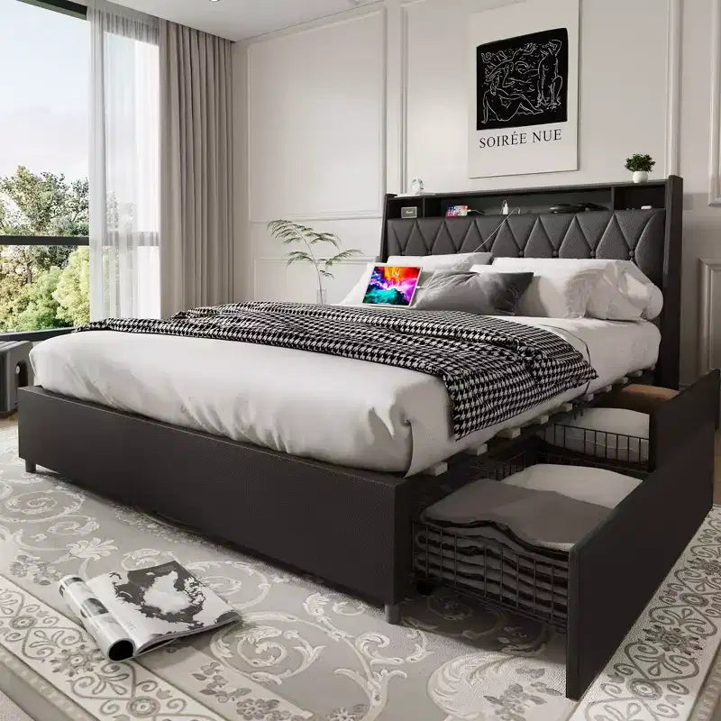 Okak Letto a piattaforma completo/queen size con 4 cassetti portaoggetti rivestiti, con prese di corrente e caricatore, telaio in metallo, non necessita di box spring, silenzioso