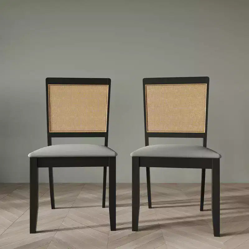 ChaletPosh Set di 2 sedie da pranzo in legno nero con canna e rivestimento grigio chiaro