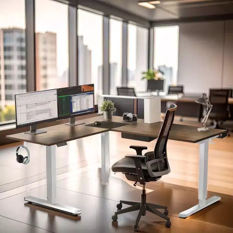 Mount-It! Scrivania ad angolo XL elettrica regolabile in altezza, Struttura bianca e Piano marrone