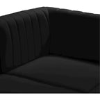 Meridian Furniture, divano componibile Alina in velluto