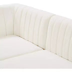 Meridian Furniture, divano componibile Alina in velluto