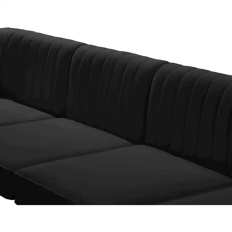 Meridian Furniture, divano componibile Alina in velluto