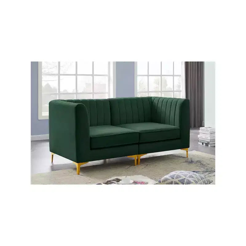 Meridian Furniture, divano componibile Alina in velluto