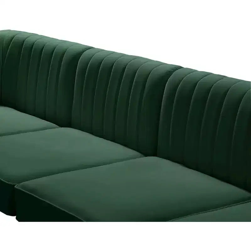 Meridian Furniture, divano componibile Alina in velluto