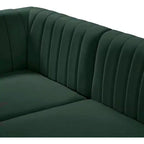 Meridian Furniture, divano componibile Alina in velluto