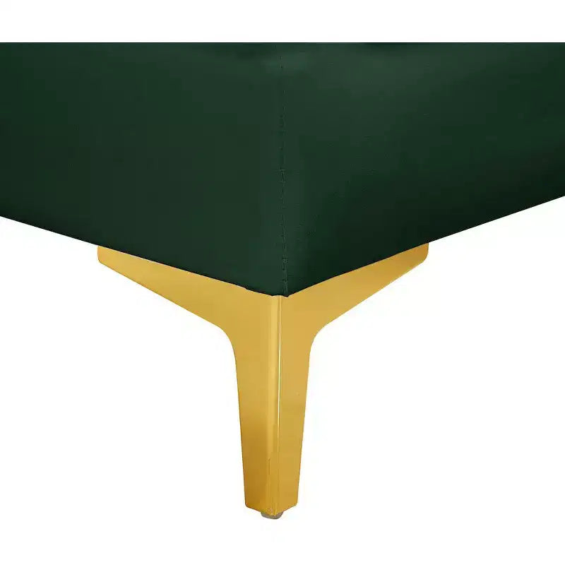 Meridian Furniture, divano componibile Alina in velluto