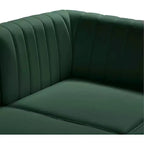 Meridian Furniture, divano componibile Alina in velluto