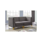 Meridian Furniture, divano componibile Alina in velluto