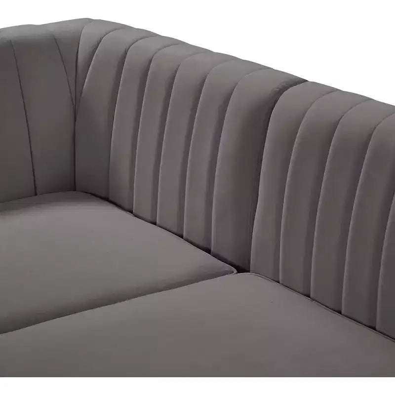 Meridian Furniture, divano componibile Alina in velluto