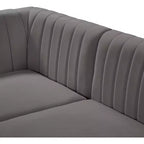 Meridian Furniture, divano componibile Alina in velluto
