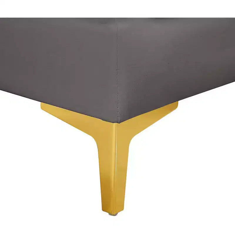 Meridian Furniture, divano componibile Alina in velluto