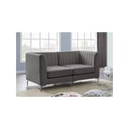 Meridian Furniture, divano componibile Alina in velluto
