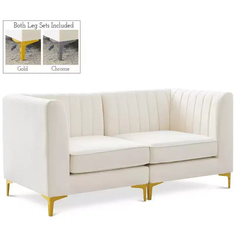 Meridian Furniture, divano componibile Alina in velluto
