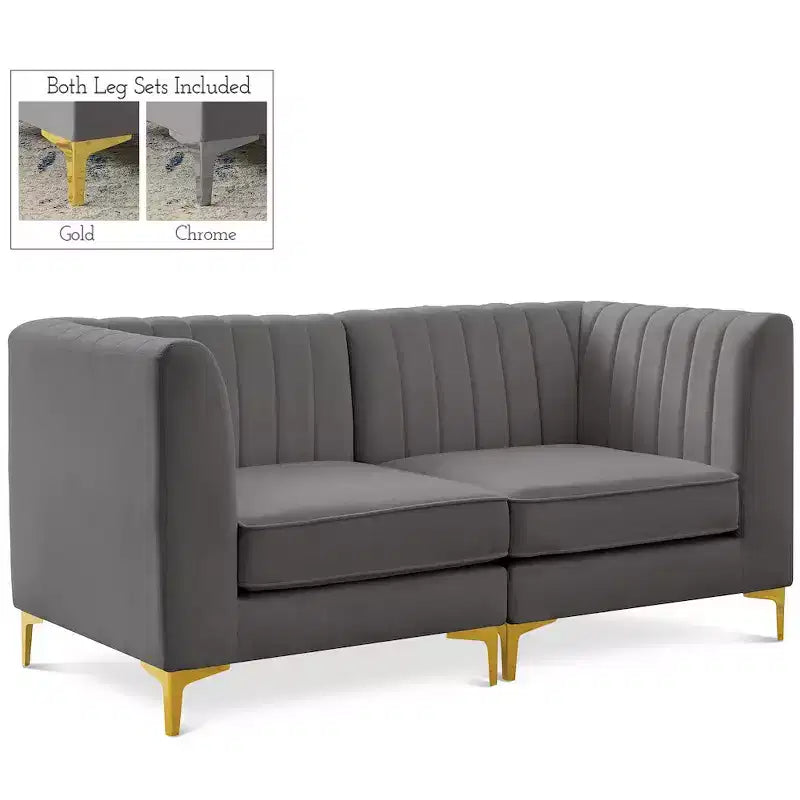 Meridian Furniture, divano componibile Alina in velluto
