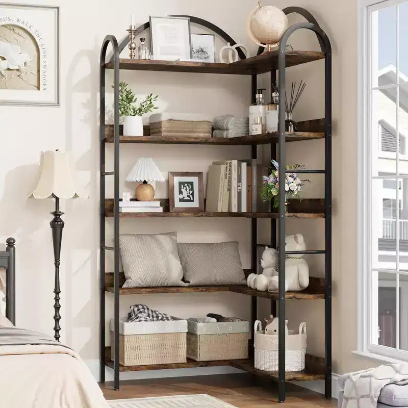 Libreria angolare ad arco Coolmee, libreria angolare industriale a forma di L con struttura in metallo, espositore angolare per soggiorno e camera da letto