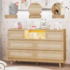 Cassettiera in Legno Naturale di Grandi Dimensioni con 6 Cassetti in Rattan, Luce LED e Stazione di Ricarica per Cabina Armadio, Cameretta, Soggiorno