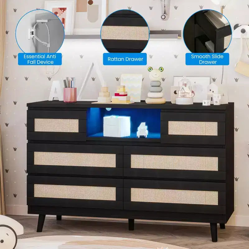 Cassettiera in Legno Naturale di Grandi Dimensioni con 6 Cassetti in Rattan, Luce LED e Stazione di Ricarica per Cabina Armadio, Cameretta, Soggiorno