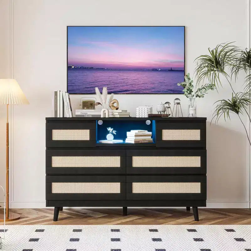 Cassettiera in Legno Naturale di Grandi Dimensioni con 6 Cassetti in Rattan, Luce LED e Stazione di Ricarica per Cabina Armadio, Cameretta, Soggiorno