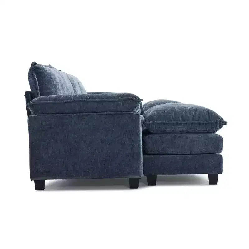 Divano in ciniglia blu Karl Home con poggiatesta a doppio strato e pouf, larghezza 393.7 cm