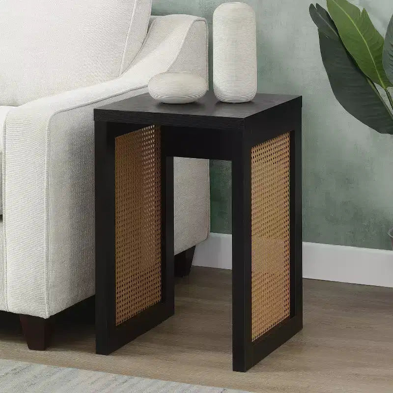 Tavolino quadrato Belmont HomeStock con pannelli laterali in rattan intrecciato e design moderno boho per soggiorno o camera da letto
