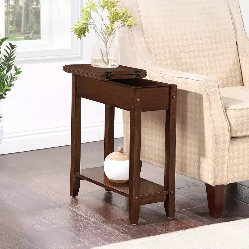HomeStock Belmont Tavolino compatto con portariviste integrato, design a C per un facile posizionamento sul divano e un comodo utilizzo in soggiorno