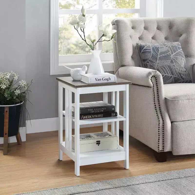 Tavolino da salotto Belmont HomeStock con piano liscio e due ripiani, costruzione in MDF, tavolino occasionale in stile transizionale per salotto o camera da letto