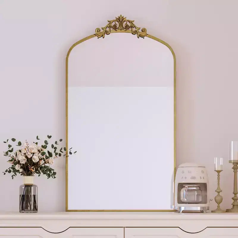 Specchio da parete ad arco ornato vintage GDFStudio Gloria da 43,3''