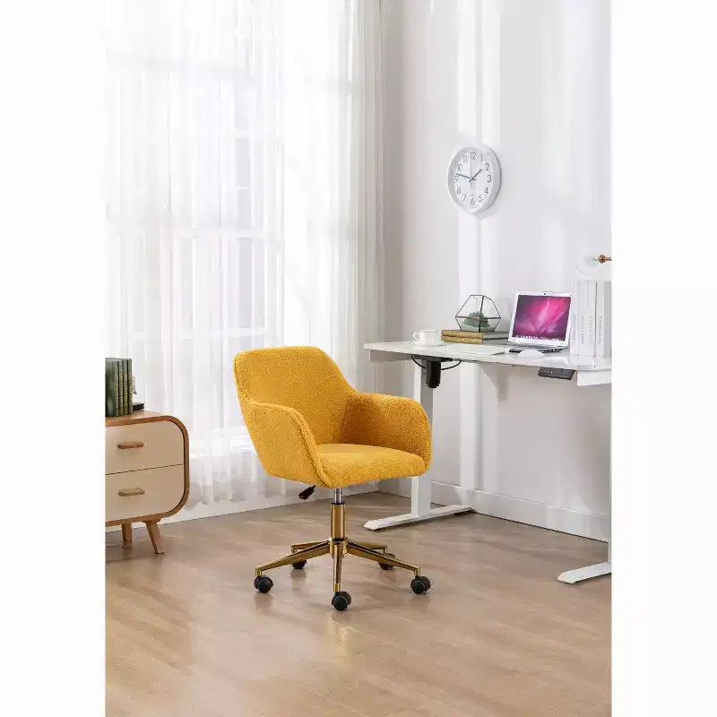 Okak Sedia da Ufficio Teddy con Base in Metallo Dorato, Sedia Girevole Regolabile in Altezza e Ruota Universale, Sedia da Scrivania per Ufficio, Studio