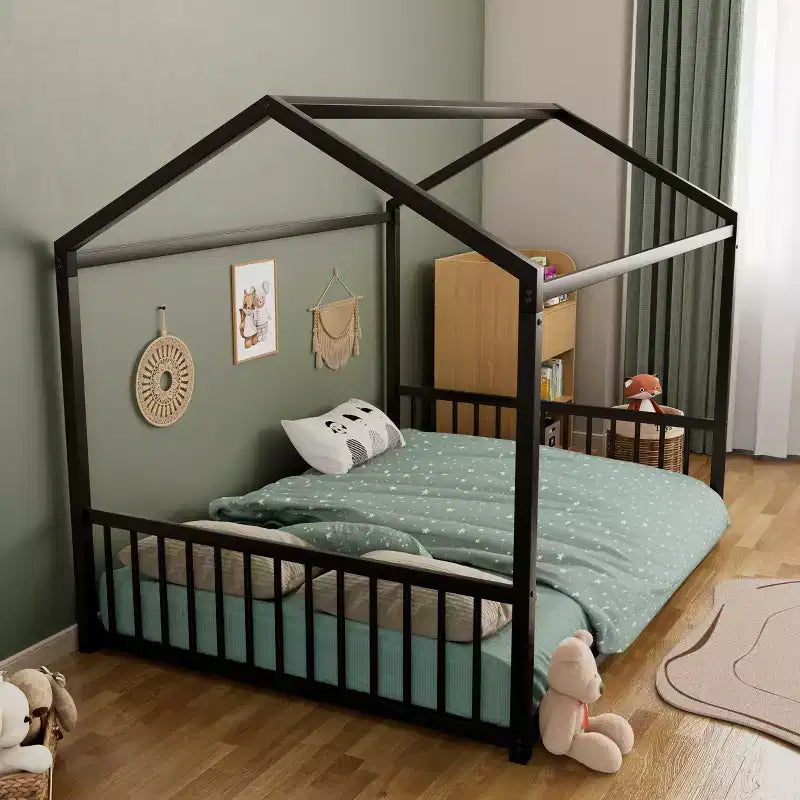 GDFStudio Avery Struttura Letto a Terra in Metallo a Grandezza Naturale con Forma a Casa e Sponde di Protezione