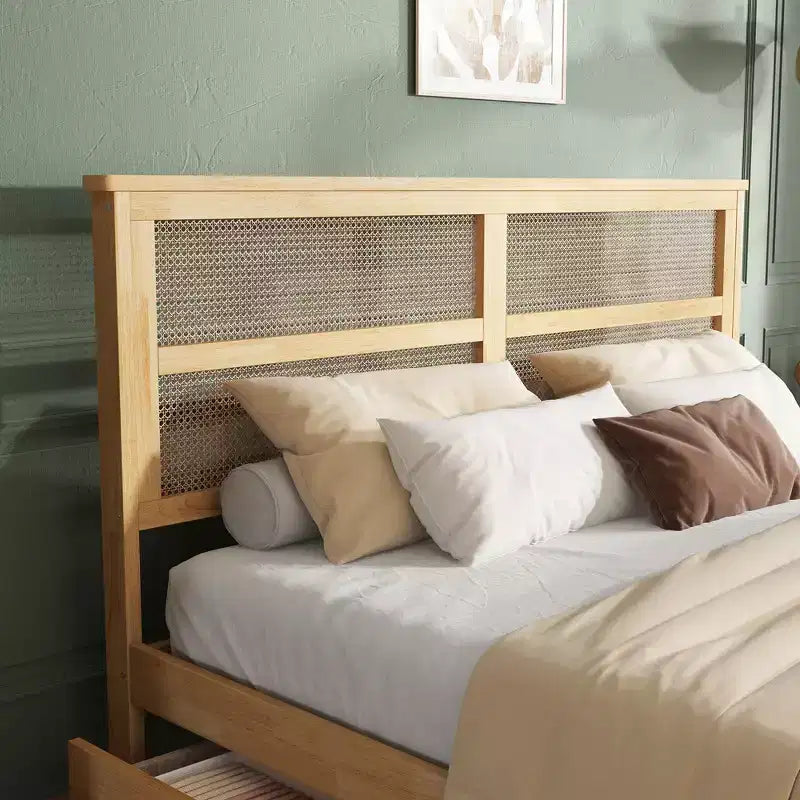 Bellemave Letto Matrimoniale King in Legno con Testiera in Rattan, 2 Cassetti Contenitore, Doghe di Supporto Robuste e Piedi Rinforzati, Rovere Bianco