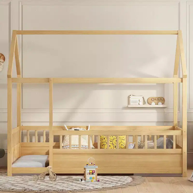 Letto a pavimento Montessori singolo Bellemave con recinzione alta, letto a casetta per bambini e bambine, letto Montessori senza doghe, naturale