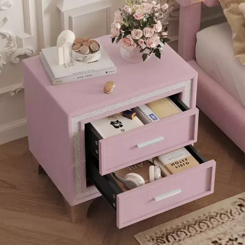 Bellemave Comodino in Velluto Mid-Century con 2 Cassetti, Tavolino Moderno da Comodino con Bordo Glitterato Argento e Gambe in Metallo, Rosa