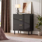 Comò a 3 cassetti scanalati, cassettiera larga 71 cm con dispositivo antiribaltamento, comodino alto in legno con contenitore e gambe in metallo per camera da letto, corridoio