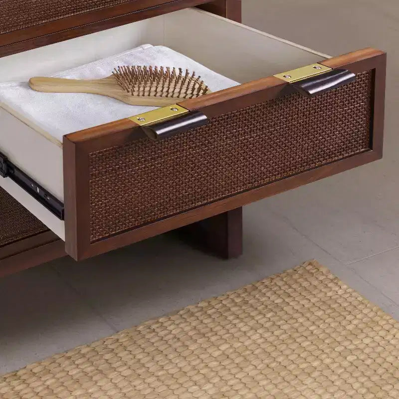 Mobile contenitore Hatteras Modern Boho in lino con dettagli in legno massello e rattan naturale-Teamson Home