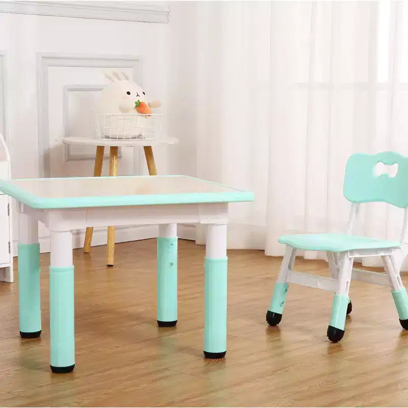 Tavolo Regolabile per Bambini COZONY con 4 Sedie, Set Tavolo Attività per Bambini di 2-10 Anni, Scrivania da Gioco per Asilo Nido con Gambe Antiscivolo e Piano Anti-graffiti