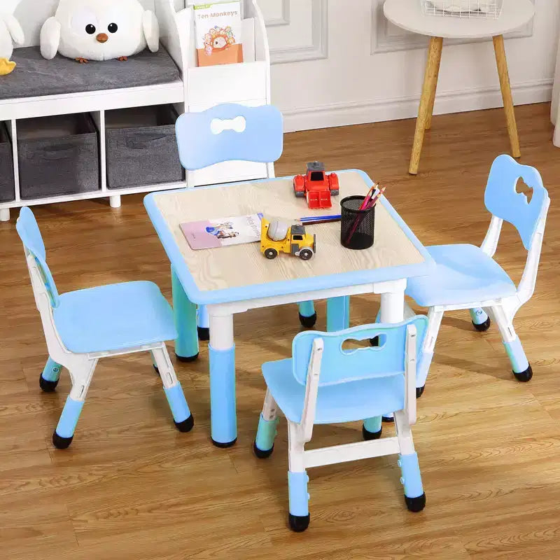 Tavolo Regolabile per Bambini COZONY con 4 Sedie, Set Tavolo Attività per Bambini di 2-10 Anni, Scrivania da Gioco per Asilo Nido con Gambe Antiscivolo e Piano Anti-graffiti