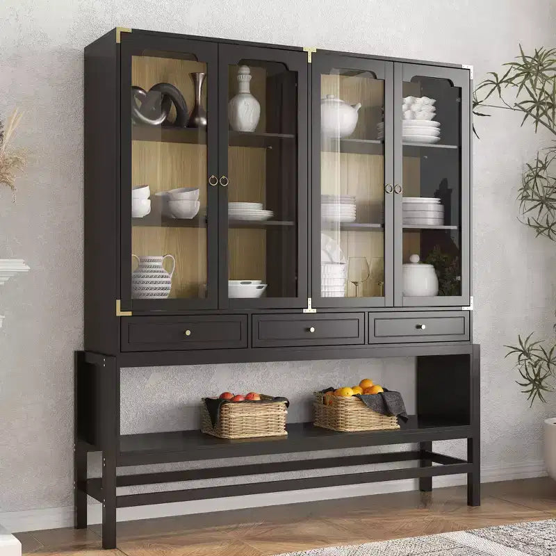 Credenza da cucina Famapy con ante in vetro, ripiani regolabili e dettagli dorati: perfetta per esporre stoviglie, vasellame e decorazioni per la cucina