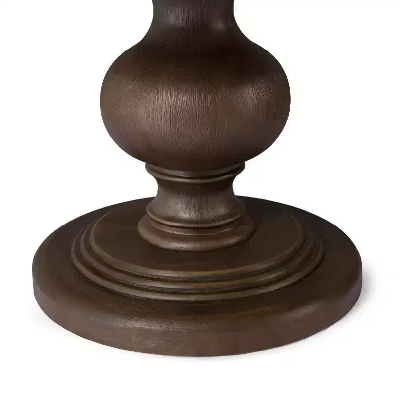 Tavolo da pranzo rotondo classico in legno Zola di Maven Lane