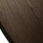 Tavolo da pranzo rotondo classico in legno Zola di Maven Lane