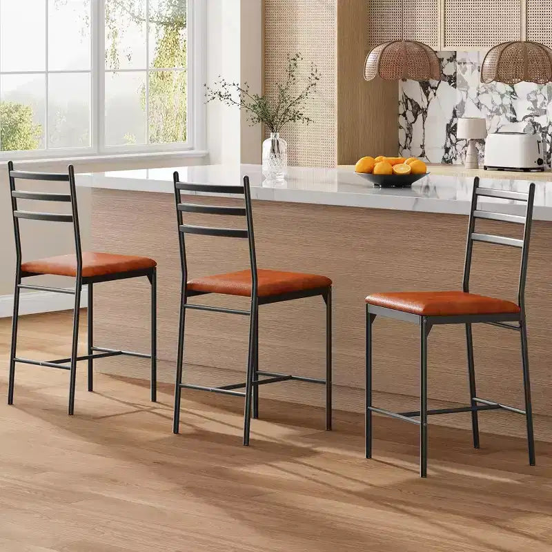Sgabello da bar, rivestimento in similpelle, struttura in metallo, design ergonomico, comoda seduta imbottita, schienale robusto, set da due