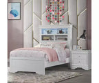 HomeStock 55,9 pollici A Letto a due piazze bianco con scaffale, in metallo